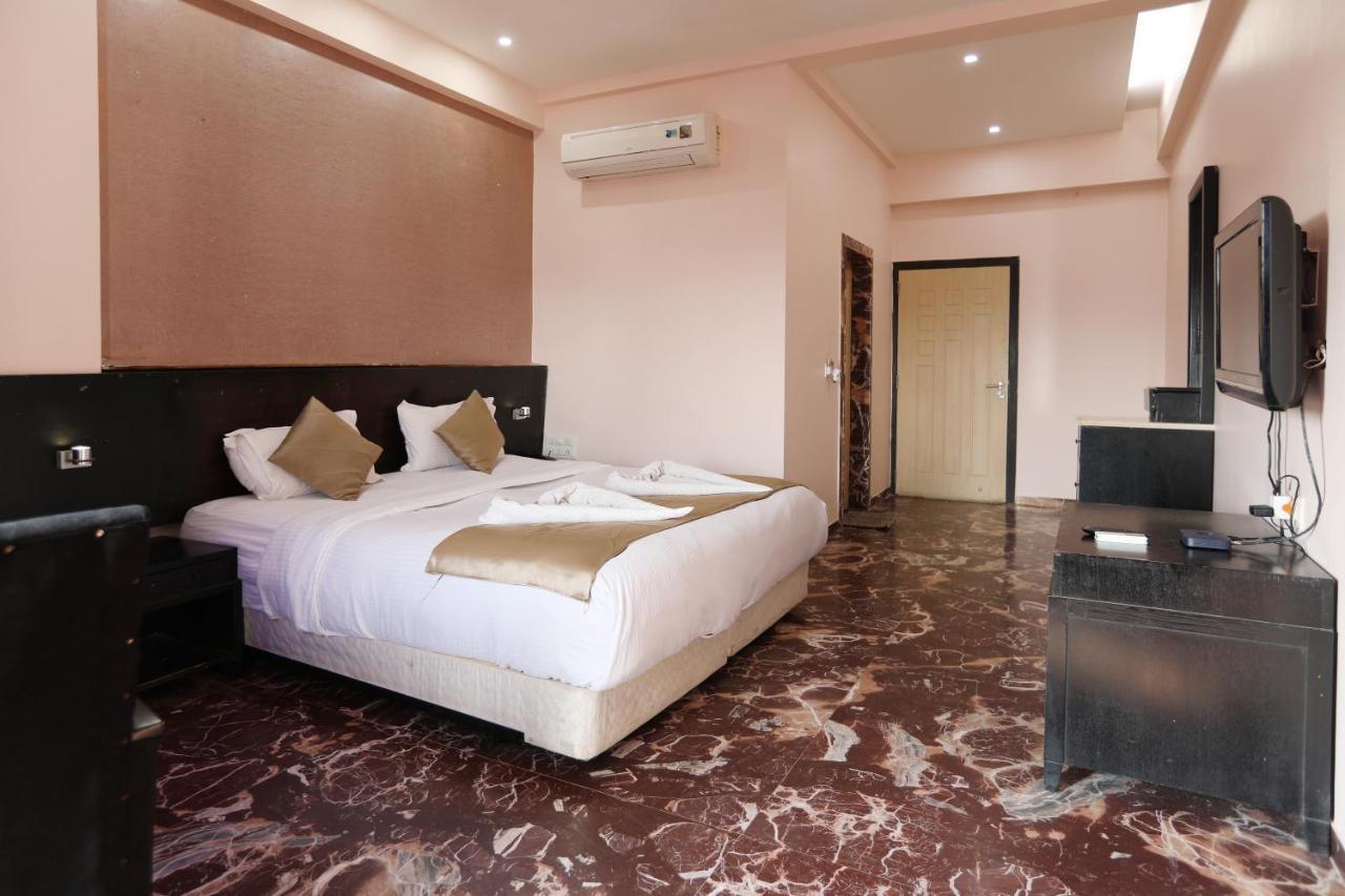 Hotel Aristro Lonavala Exteriér fotografie