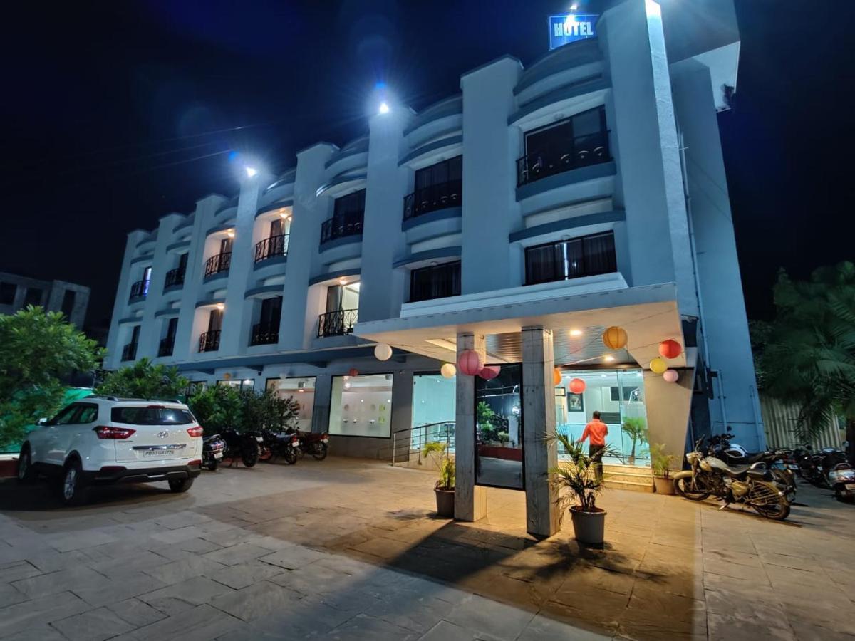Hotel Aristro Lonavala Exteriér fotografie