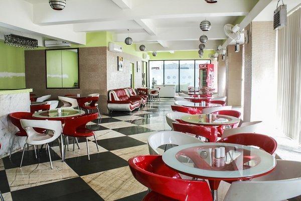 Hotel Aristro Lonavala Exteriér fotografie